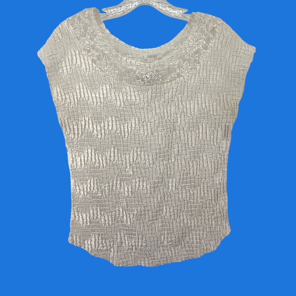 E.R. Designs Cream Popcorn Textured Lace Trim Sleeveless Top Large Feminine